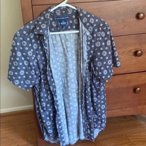 Old navy button up tshirt